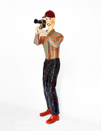 Monsieur Cinéma est une sculpture moderne et contemporaine qui se trouve dans un musée de Pop Art.